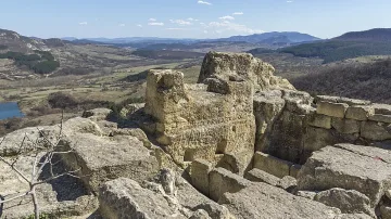 Средновековни гробове в Перперикон отварят археолозите