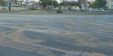 Цистерна разля над 8 т масло в София