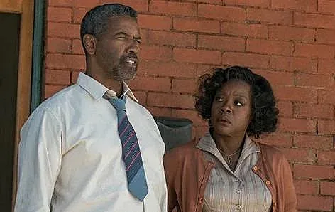 Вайола Дейвис ще изиграе Мишел Обама