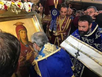 Чудотоворни икони посрещат в Старогорската епархия