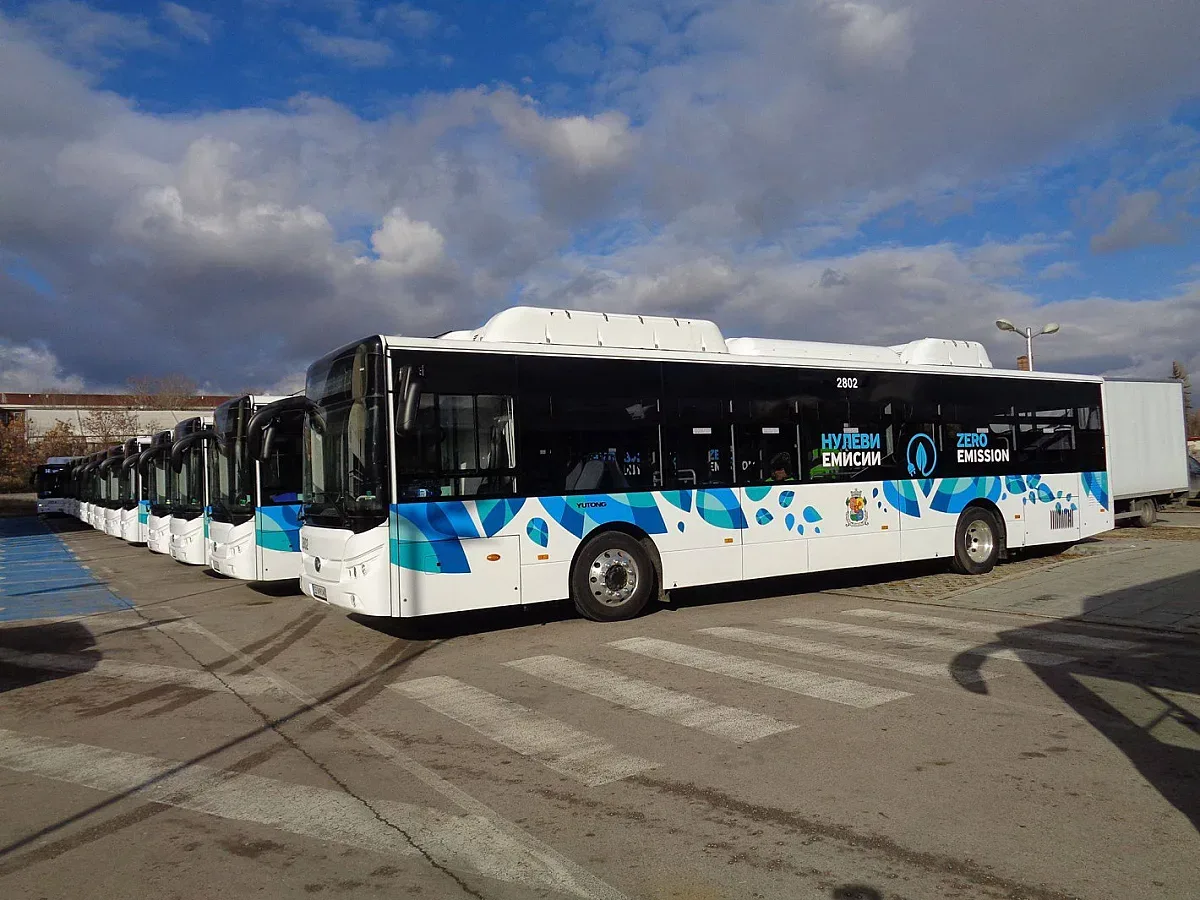 Столична община купува още 52 нови електробуса