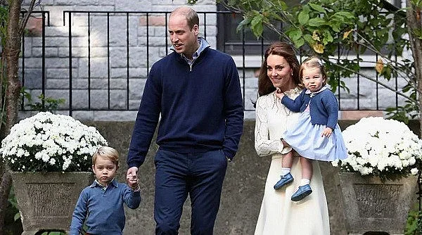 Самолет лети празен 200 км заради Уилям и Кейт