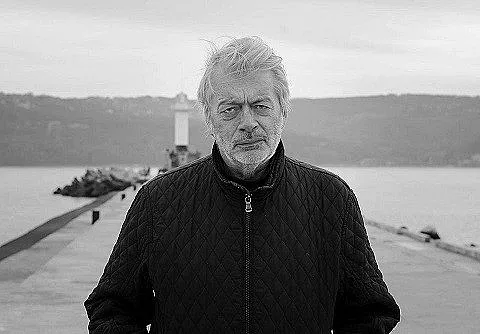 Михаил Мутафов с почетния приз на „Любовта е лудост“