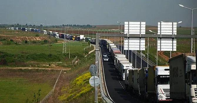 9 километра опашка от коли на „Дунав мост 2”