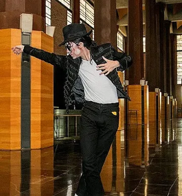 Джако събира овации и хули из Европа