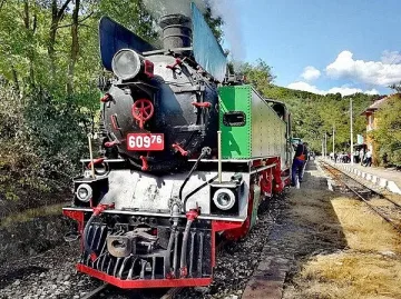 Атракция с парен локомотив между Септември и Велинград