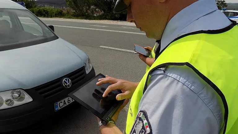 44 539 шофьори карат с превишена скорост