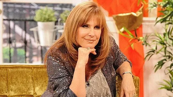 Кичка Бодурова пак стана майка, осинови момиченце