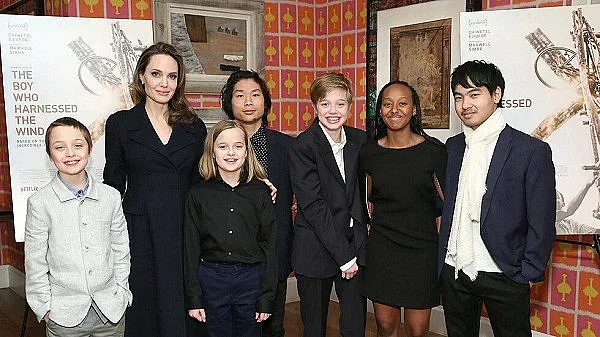 Джоли икономисва от евтини сандвичи