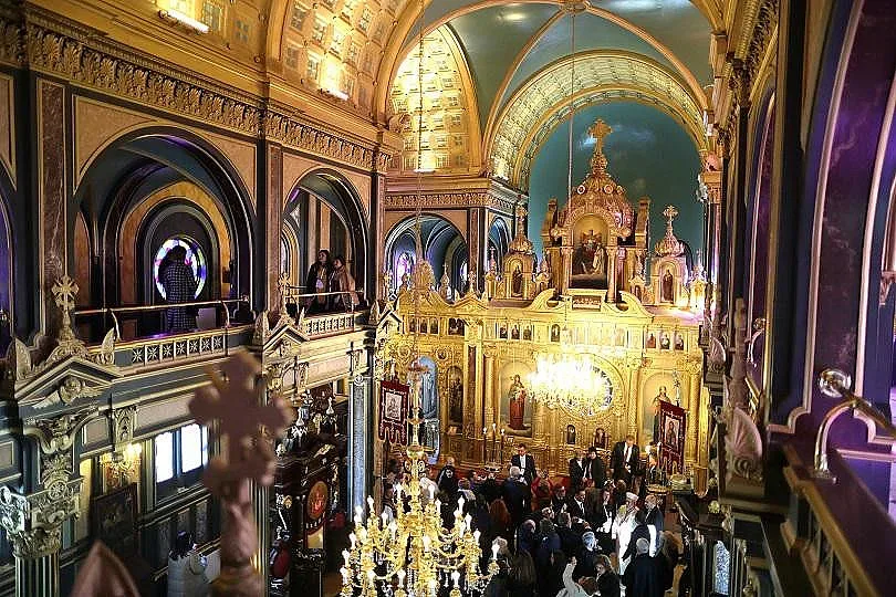 Желязната църква устоя на як порой в Истанбул