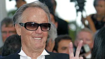 Почина Волният ездач