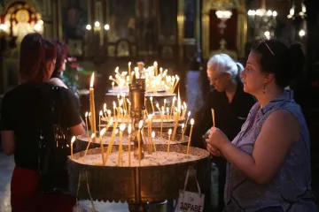 Църквата отбелязва Успение Богородично