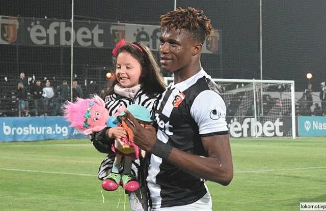 Езе все пак може да играе срещу Страсбург