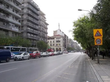 Половината къщи в Гърция с 10 евро данък