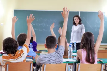 Па­зе­те пе­да­го­зи­те! Те са Ва­ши!