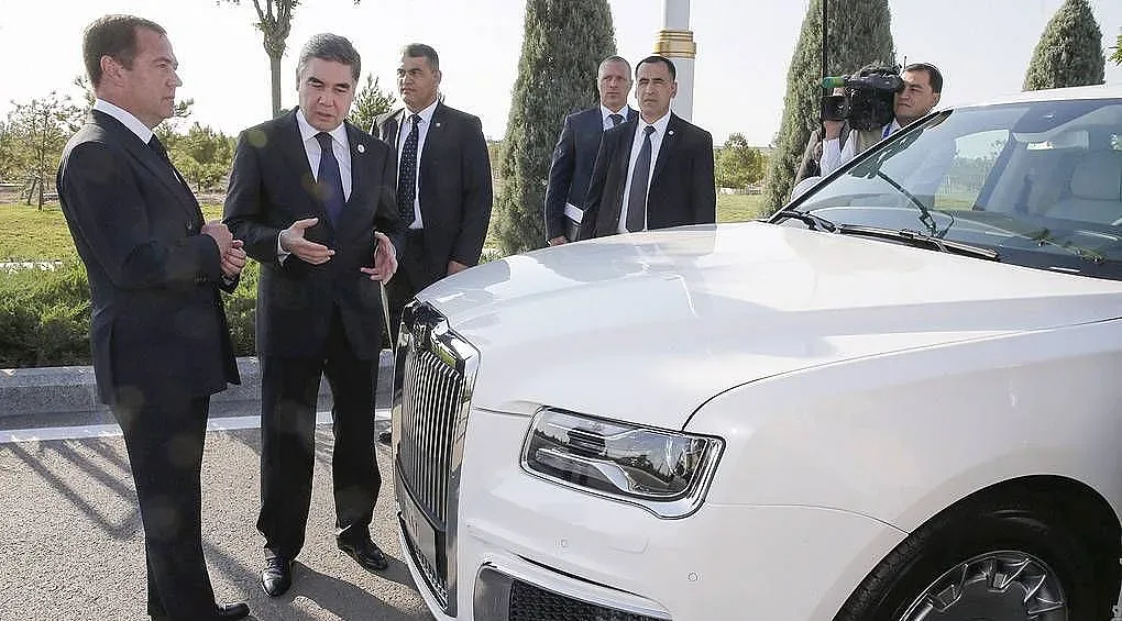 Туркменският президент готов да купи Сенат Aurus