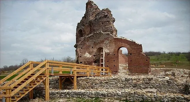 Пловдивският митрополит ще отслужи молебен в Перущица