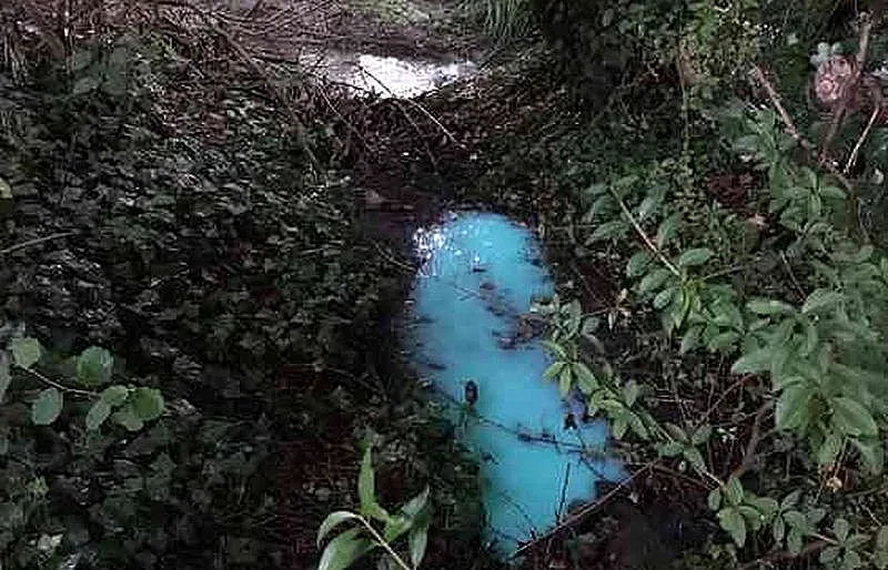 Река в Англия мени цвят като в „Златното момиче“