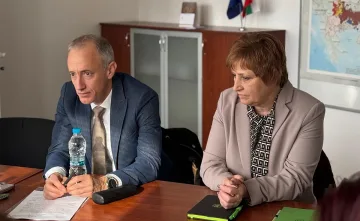 Просветният министър поиска от БАН помощ за промени в учебните програми