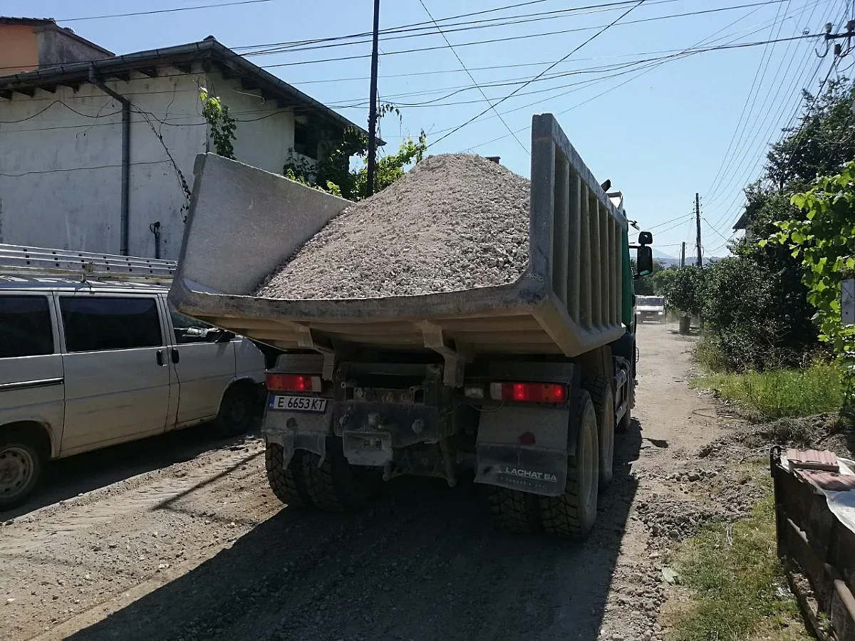 Ремонтират улици в Благоевград