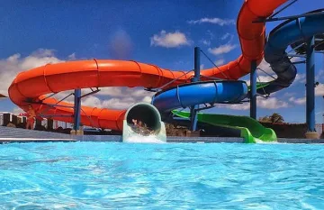 18-годишен загина на водна пързалка