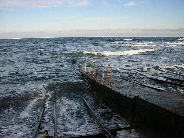 Фекалии се изливат в морето при Синеморец