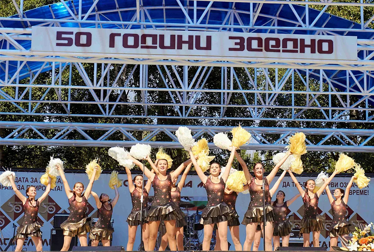 Стенли, Графа и М. Илиева пеят за Деня на миньора