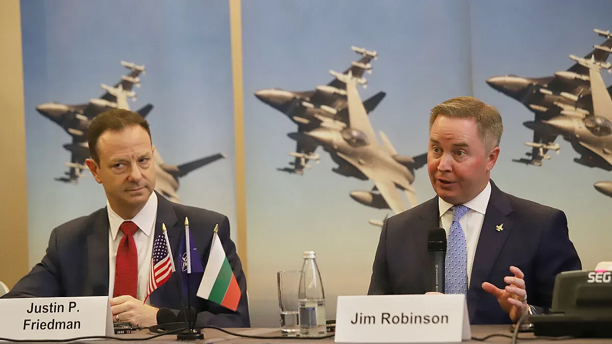 „Авионамс” ще поддържа новите изтребители F-16