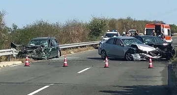 5 ранени в катастрофа на пътя Созопол-Приморско