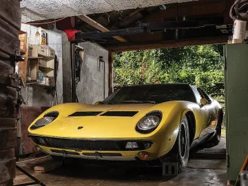 "Сотбис" предлага супер рядкото Lamborghini Miura P400 S