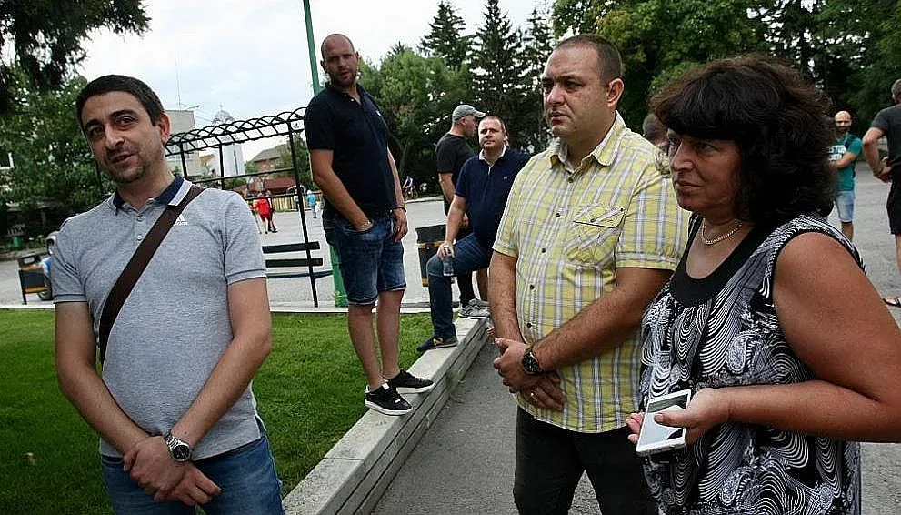 Профи протестъри на античумен бунт в с. Мрамор