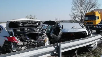 2 жертви и 10 ранени след верижно меле на "Тракия"