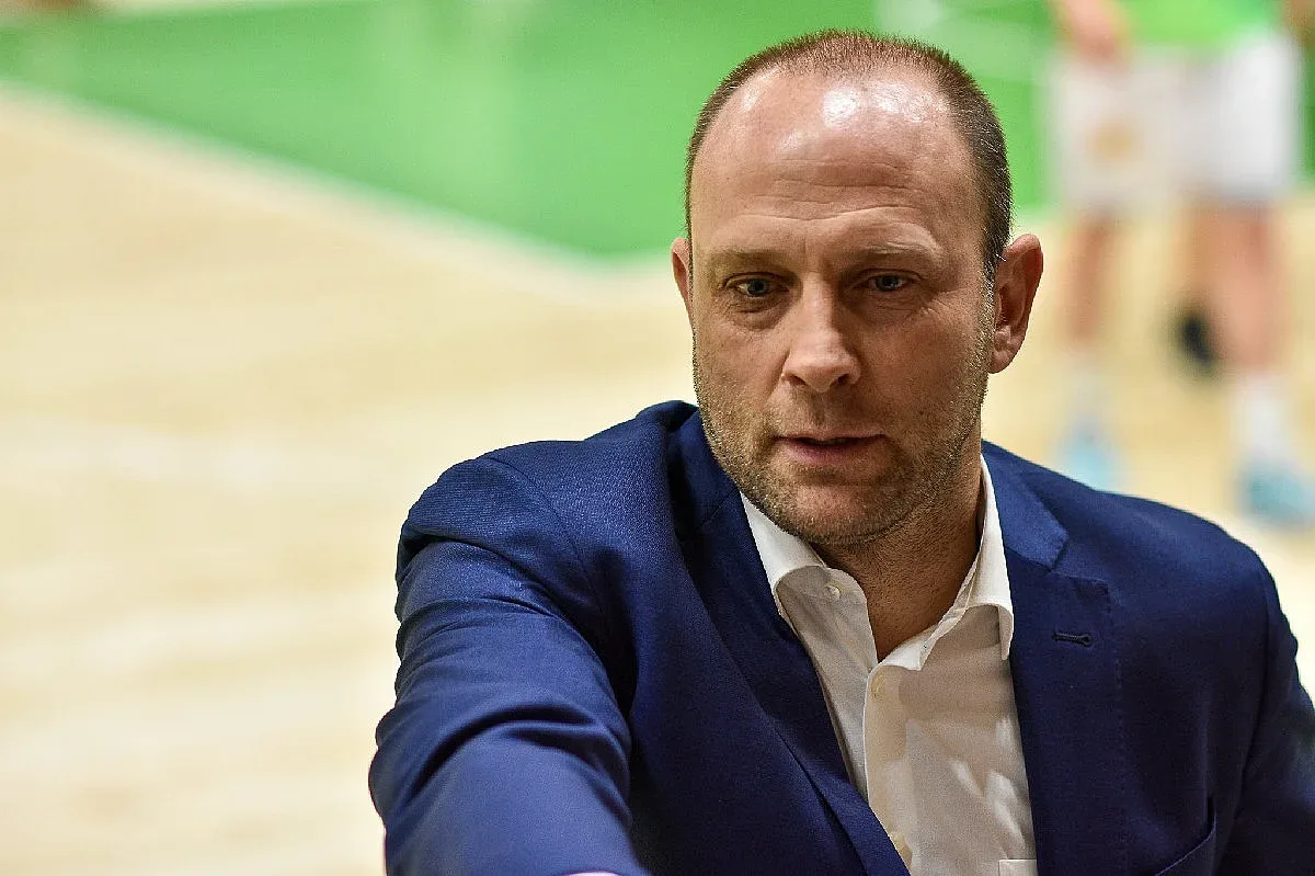 Тити: Кампанията с картите е катастрофа