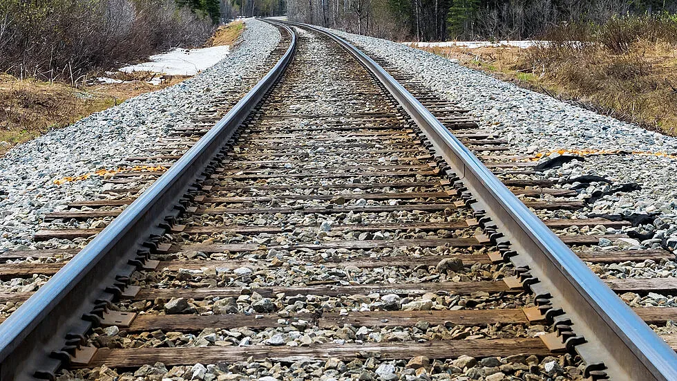 Влак с опасни химикали катастрофира в Канада