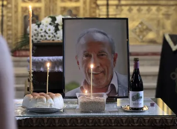 Десетки приятели изпратиха Алекс Алексиев