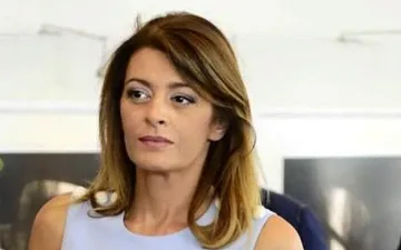 Първата ни дама заряза фризьора си