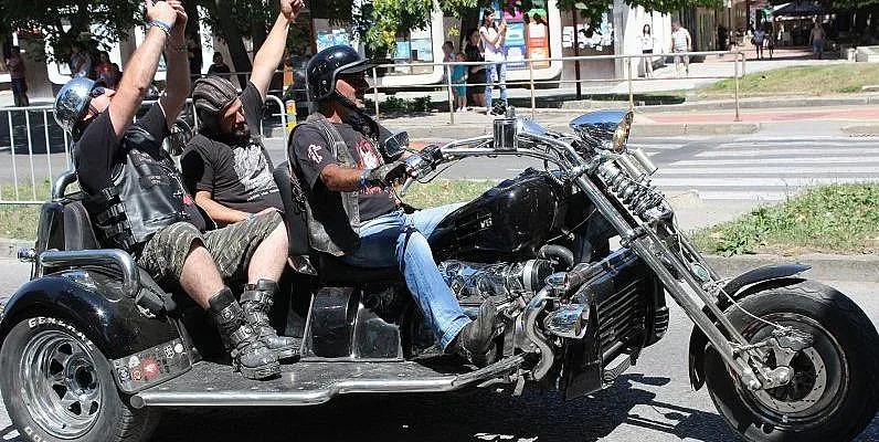 Чумата отмени рокерски събор