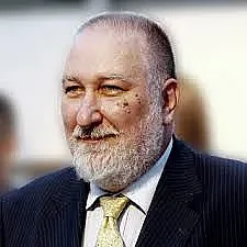 Сула неглижира Слави