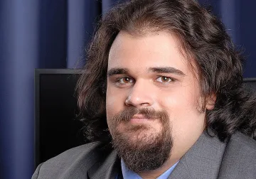 Политолог: Слави да не влиза в управлението