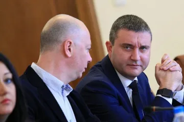 Горанов: Няма причина за оставка на шефката на НАП