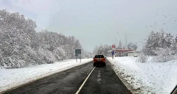 Сняг и катастрофа затвориха изключително важен път у нас