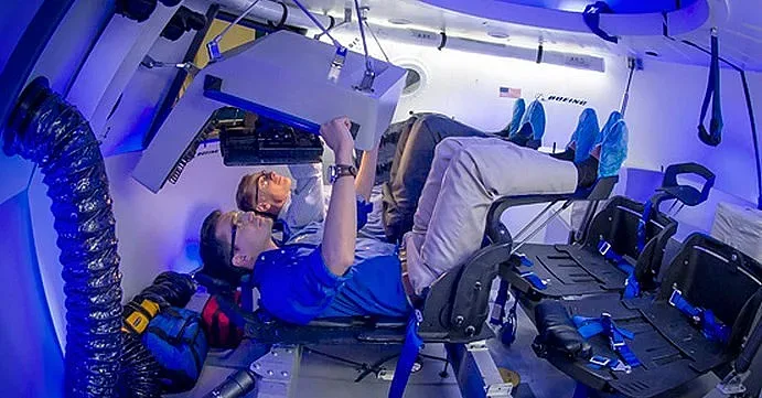 "Дракон" се скачи с Международната космическа станция