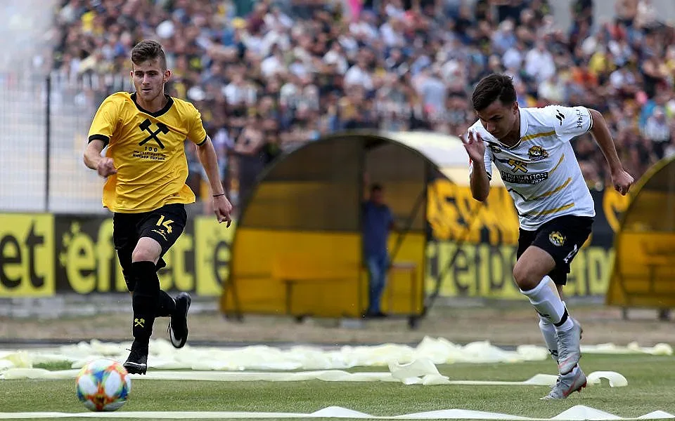 Миньор Перник би съименниците от Чикаго за стогодишния юбилей