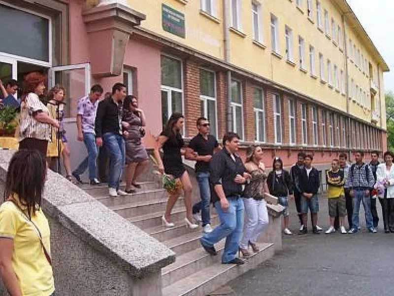 Тийнейджърите трудно разпознават фалшивата новина