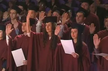 Задължават млади лекари да работят 3 г. у нас