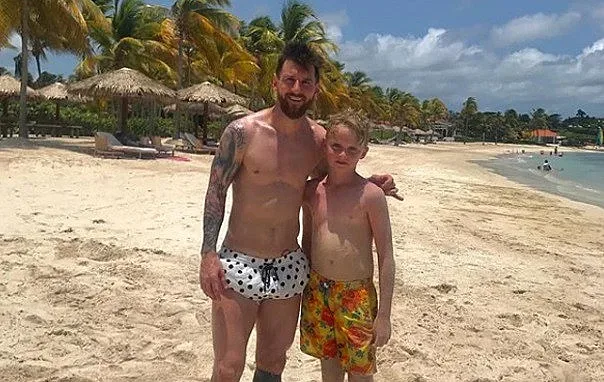 Късмет! Да пориташ с Меси на плажа