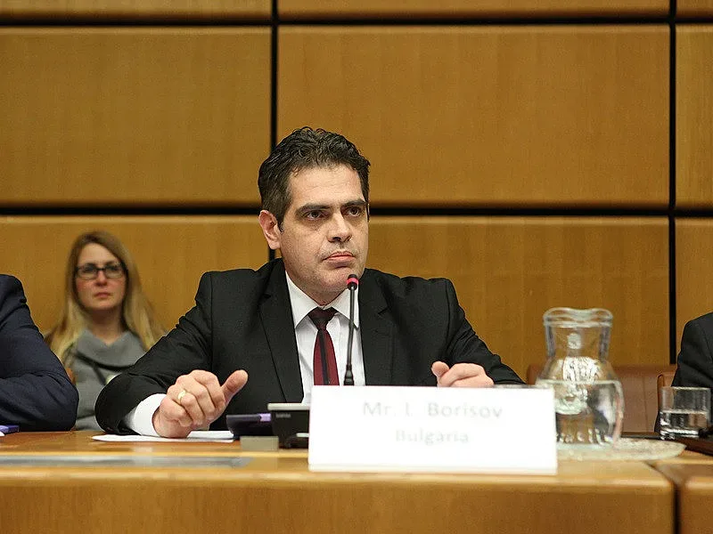 Възможни са нови мерки за инвестиционен мониторинг