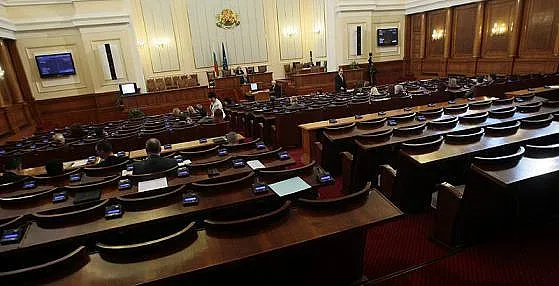 Депутатите в лятна ваканция за 34 дни