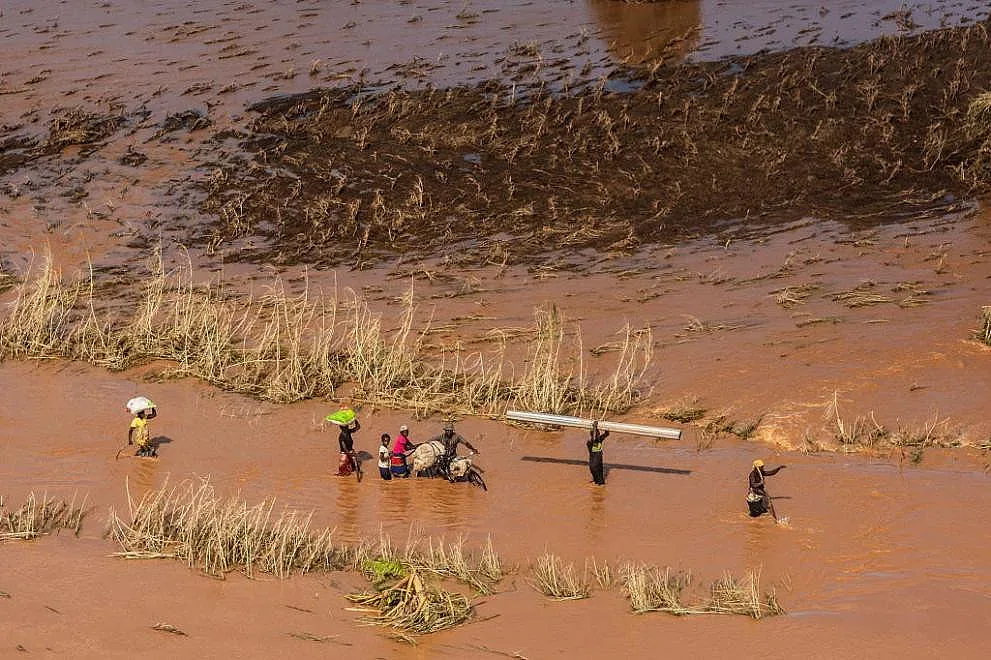 650 жертви на мусоните в Южна Азия