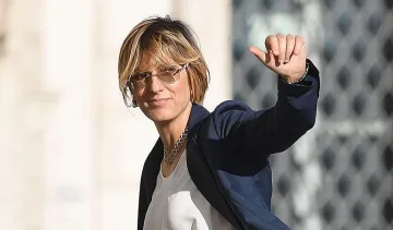 Решетки ако посегнеш на жена в Италия дори с цвете